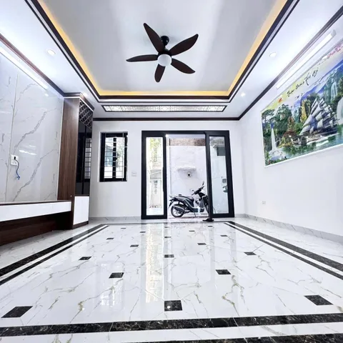 Cho thuê nhà 5 tầng THANG MÁY tại ngõ 188 HOÀNG HOA THÁM, Tây Hồ. 18 triệu/tháng. Ưu tiên: Hộ Gia Đình, KD Onl.