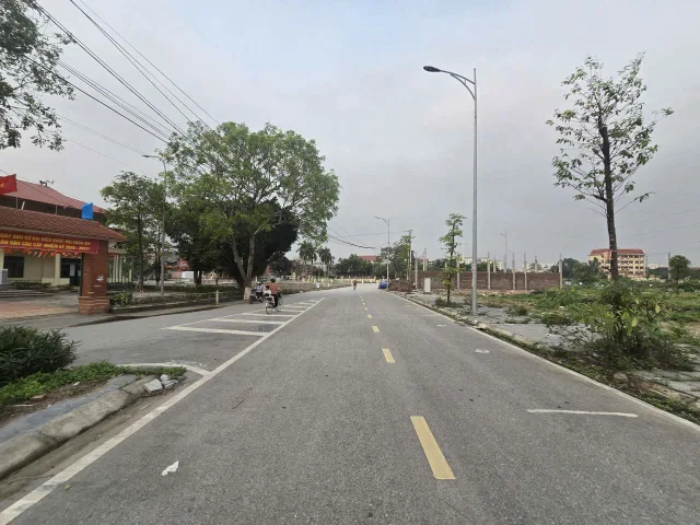 🔖Bán Lô Đẹp Làn Đường H100, Thụ Ninh, Vạn An Nhìn Nhà Văn Hoá, Mt 5m Dt 90m2 Giá 7 Tỷ lh e Điệp 0395777369