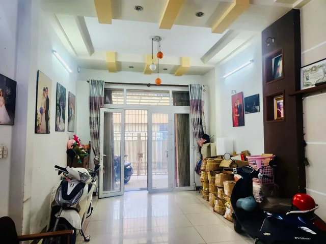 NHÀ 3 TẦNG MT KINH DOANH - 84M2(4X22M) - GẦN GA PHƯỚC LONG - CHỈ 8.x TỶ