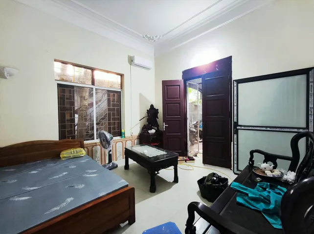 CHO THUÊ NHÀ GẦN 639 HOÀNG HOA THÁM, BA ĐÌNH, SÂN VƯỜN RỘNG, NGÕ THÔNG