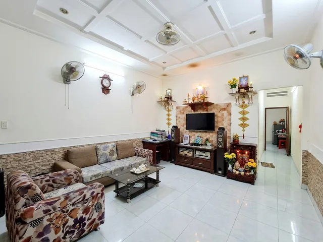 [KH134*] Nhà giá rẻ Đông Hưng Thuận sát Chợ Lạc Quang - Giá 5.x tỷ