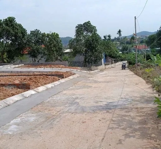 Bán Đất 68m2 lô góc giá 390 triệu tại Xã Kỳ Sơn đường ô tô 7 chỗ đỗ cửa.l/h:076.231.9990 e Thúy