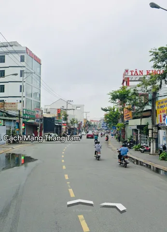 Bán Tòa nhà sổ hoàn công - Building 1600m2 phía sau còn nhà riêng,hồ bơi Mặt tiền Đường Cách Mạng Tháng 8 Phường Hiệp Thành Thành phố Thủ Dầu Một Bình Dương