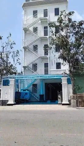 Bán khách sạn 1 trệt 5 lầu sổ hoàn công trong KDC Phú Mỹ,Phú Tân (phường Bình Dương-TP.HCM) giá êm