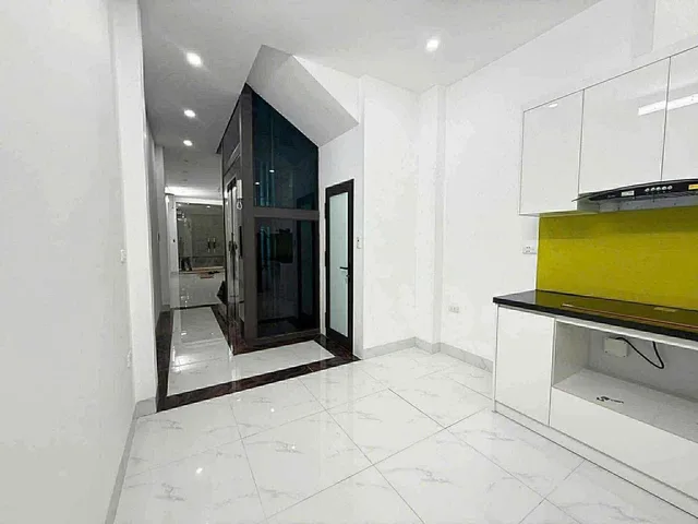 Bán Nhà Xuân La. Tây Hồ. 6 Tầng Thang Máy. Ô Tô. DT 54m2. MT 3.3m. Giá 13.8 Tỷ.