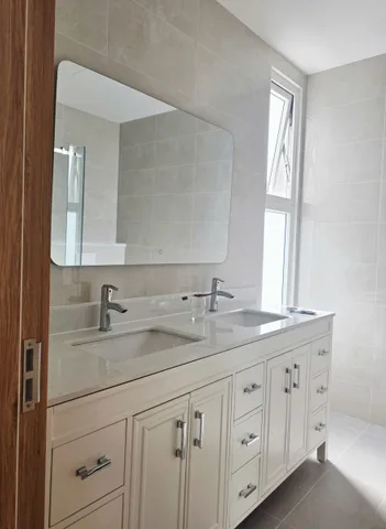 BDS HVL CHO THUÊ BIỆT THỰ SÂN VƯỜN GÓC 2 MẶT TIỀN – VIEW HỒ 🌿