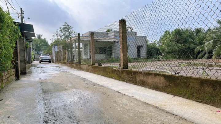 Bán Đất 237.6m2 có sẵn 126.6 m2 thổ cư giá 750 triệu tại Xã Phú Thuận Huyện Bình Đại Bến Tre