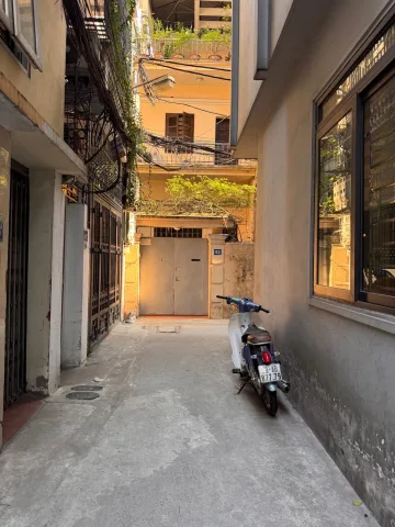 Bán Nhà riêng 45m2 có sẵn 40 m2 thổ cư giá 9.6 tỷ tại Đường Giáp Bát - Chọn - Phường Hoàng Mai Hà Nội