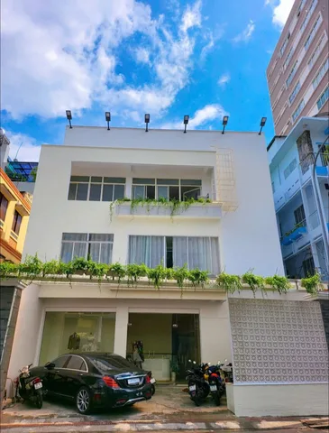 Cho thuê mặt tiền Quận 1 – Khuôn đất đẹp 252m2, mặt tiền rộng 12m - 120 triệu
