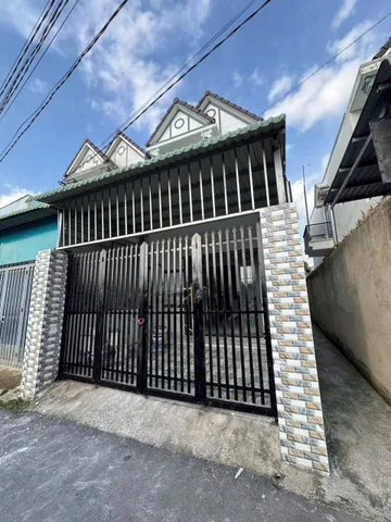 Bán Nhà riêng 110m2 thổ cư giá 2.05 tỷ ngay chợ Thạnh Phú