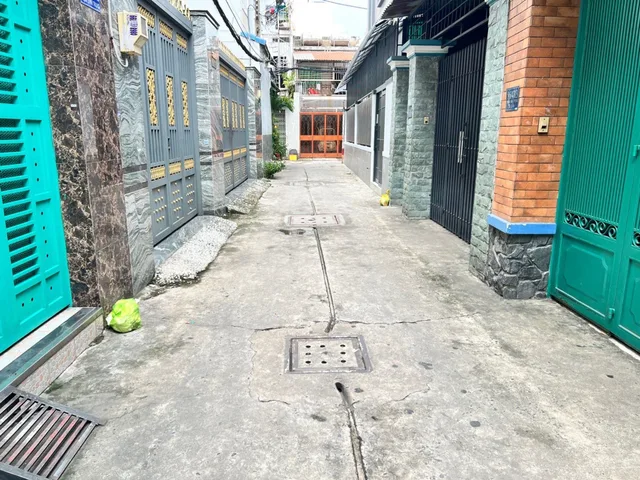 NHÀ TRỊNH ĐÌNH TRỌNG - RỘNG RÃI - THOÁNG MÁT - HÀNG XÓM VĂN MINH - HƠN 7 TỶ