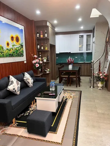 CHO THUÊ NHÀ NGUYÊN CĂN 180 NAM DƯ, HOÀNG MAI