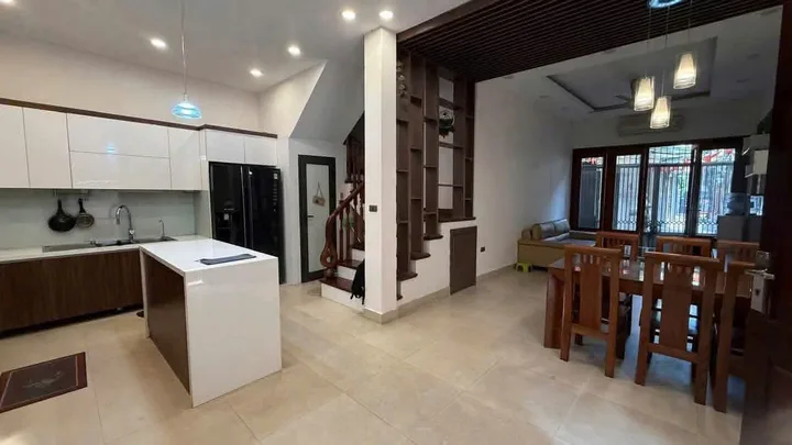 Cho thuê nhà nguyên căn phố Vũ Thạnh , 4 ngủ - ô tô đỗ cửa