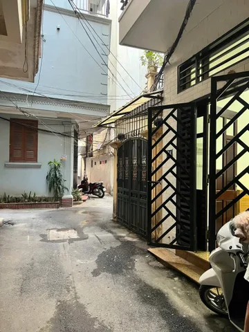 Cho thuê Nhà riêng 60m2 giá 16 triệu tại Đường Nguyễn Chí Thanh - Ô tô đỗ cửa