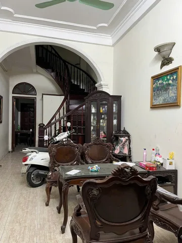 Cho thuê Nhà riêng 60m2 giá 15 triệu tại Đường Chùa Bộc - Ô tô đỗ cửa