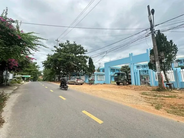 Chủ cần tiền cắt lỗ lô MT Kinh Doanh đường nhựa 10m5 Đối Diện Trường Tiểu Học Hoà Vang Gía 1tỷ350