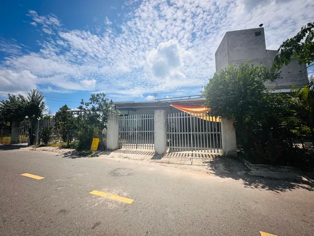 Chính chủ cần bán 2 lô liền kề ngang 10, giá 850Tr, 500m2 - thổ cư 200m2- 10x50, ngay chợ Trừ Văn Thố bàu bàng, sổ sẵn, ký trong ngày
Quan tâm liên hệ em: 0367713453