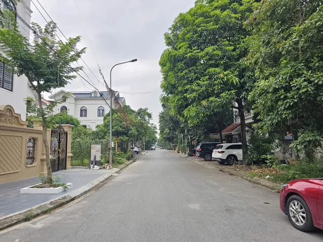 Bán đất khu phân lô làn 2 đường nguyễn trãi bò sơn nhìn khu biệt thự đại hoàng long. Diện tích 79.2m mặt tiền 4.4m hướng tây nam. Phường võ cường tỉnh bắc ninh