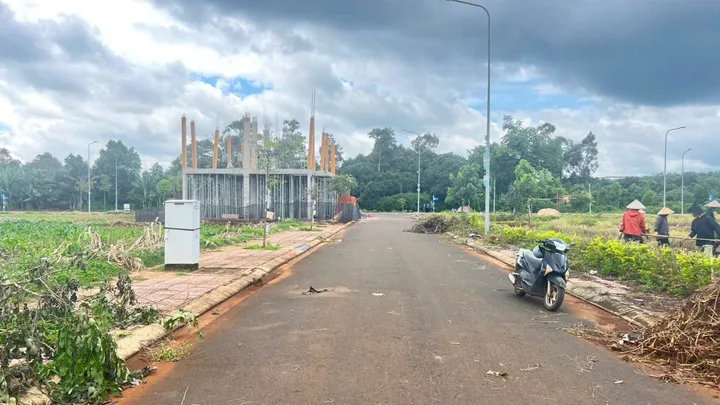 Bán Đất Tổ dân phố 12, Tân An, Đắk Lắk
Lk3.28 view hoa viên