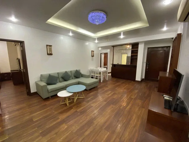 Bán Gấp Căn Hộ Hùng Vương Plaza Quận 5 - 130m² (3PN - 3WC) - Sổ Hồng Chính Chủ - 9,3 Tỷ