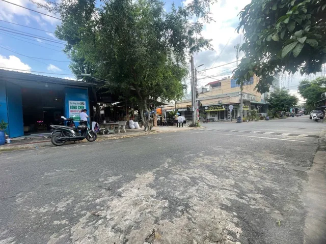 Bán Nhà riêng 98m2 CHÍNH CHỦ TRANG BÌA - PHÁP LÝ CHUẨN - QUÁ RẺ TRONG KHU VỰC
✨ MẶT TIỀN ĐƯỜNG N3 KHU PHỐ BÌNH ĐÁNG - 5x20 - 4PN - KHÔNG LỘ GIỚI - NGAY CHUNG CƯ IRIS THUẬN AN - 4.35 TỶ TL