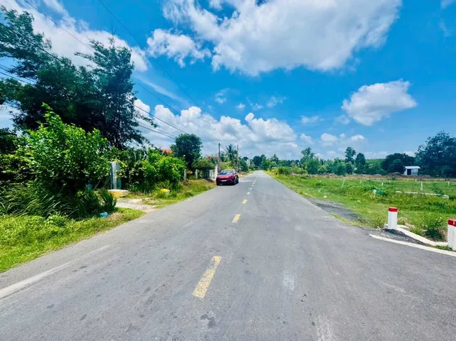 0931.783.209 Bán Đất 230m2 có sẵn 100M thổ cư MT đường nhựa. Giá 545 triệu