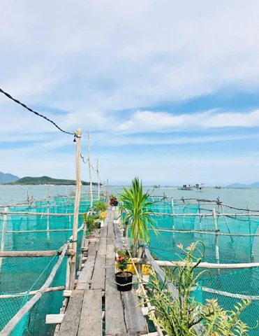 Đất giáp mặt biển Vĩnh Lương - ôm góc dài 30m, đi vào tp Nha Trang 10km [ mặt đường Trần Hữu Tước ]. Dt 521.4m2. Giá 6.6ty