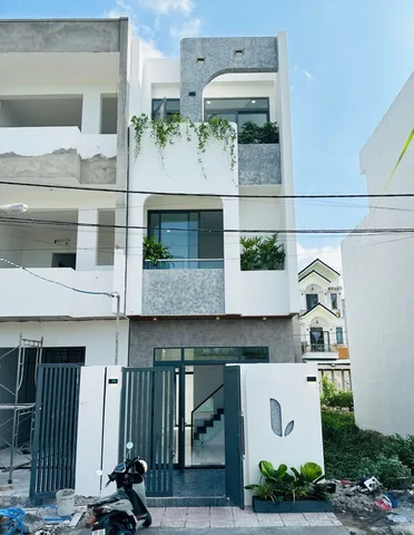 🏡 BÁN NHÀ ĐẸP 3 TẦNG – ĐƯỜNG XE HƠI 9M – GẦN PHIM TRƯỜNG LONG THUẬN