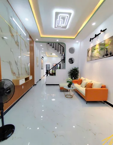 Bán Nhà đẹp 3 tầng, hẻm xe hơi thông, chỉ hơn 7ty tại Bình Tân