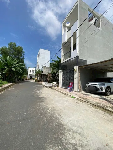 KDC hiện hữu, xây tự do ~11 phút Vinhomes ~29 phút Metro, khu CNC - Đường thông 9m có vỉa hè, không ngập - 2.89 tỷ 63.6m2