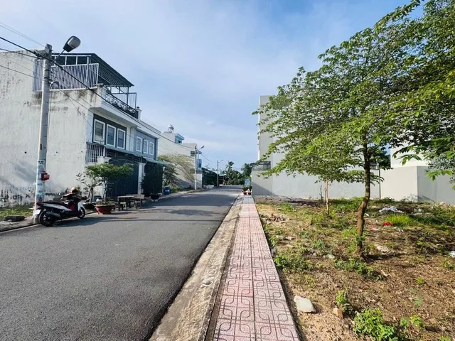 KDC hiện hữu, xây tự do ~10 phút Vinhomes ~30 phút Metro, khu CNC - Đường thông 9m có vỉa hè, không ngập - 2.75 tỷ 50m2