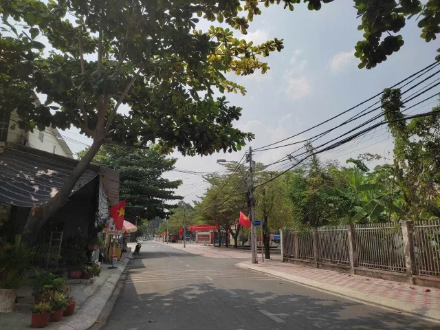 Lô góc - KDC hiện hữu, MDXD 99% ( Xây full đất) ~11 phút Vinhomes ~29 phút Metro, khu CNC - Đường 9m vỉa hè, không ngập - 2.5 tỷ 53.3m2
