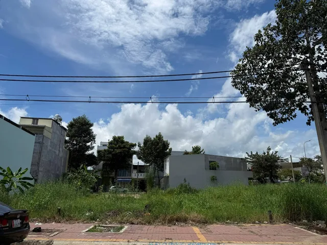 TÌM ĐÂU RA LÔ THỨ 2? ĐẤT GẦN BIỂN 115M² , CHỦ CẦN TIỀN BÁN RẺ HƠN THỊ TRƯỜNG!