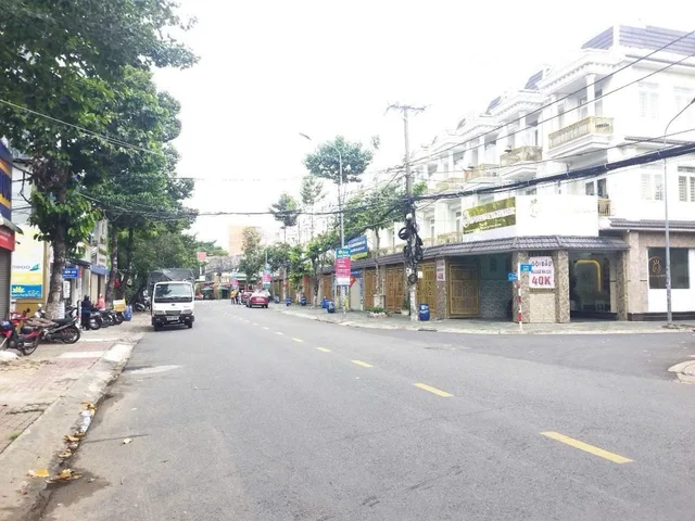 9 T.y 180m2 MẶT PHỐ KINH DOANH VÕ THỊ SÁU ĐÔNG HÒA DĨ AN BÌNH DƯƠNG.