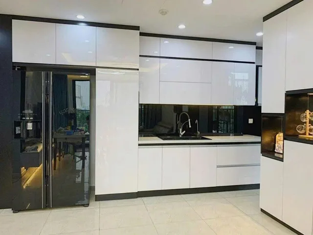 Có bán căn hộ 3PN rộng nhất Vinhomes D’Capitale tòa C3, dt 88m2, tầng trung chỉ đầu 8 tỷ