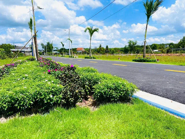 O931.783.2O9 Kẹt tiền bán 630m2 đất MT đường nhựa có sẵn thổ cư. Giá 550 triệu tại Bình Dương