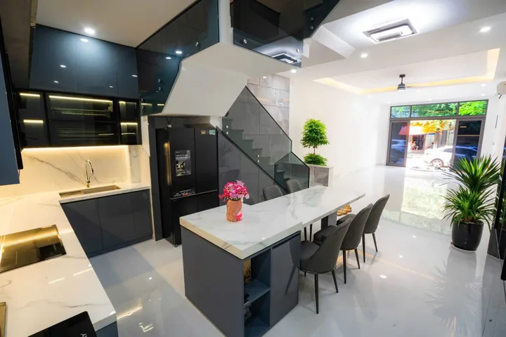NHÀ 3 TẦNG 1 TUM MT PHÙNG TÁ CHU - NHÀ ĐẸP THU NHẬP CAO