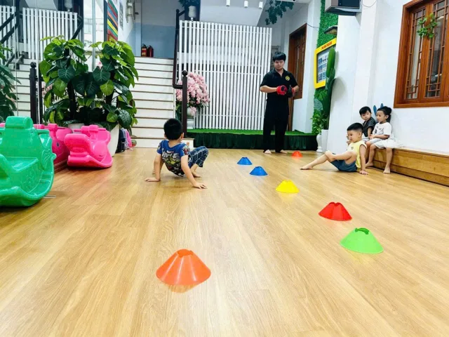 Cần cho thuê nhà riêng ngõ Nguyễn Chánh, Cầu Giấy 55m x 5T(7 phòng) Vỉa hè, Ô tô, KD giá 38tr