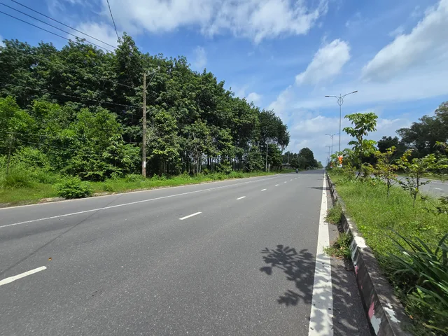 7m Mặt đường nguyễn hữu cảnh nhơn trạch thông vào sân bay. giá bán 2ty5.