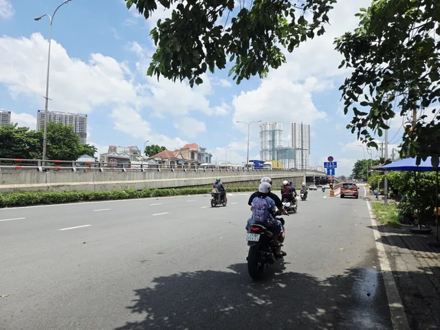 BÁN ĐẤT TẶNG DÃY TRỌ ĐƯỜNG QUỐC LỘ 1A, LINH XUÂN - 293m2 - GIÁ 12.5 TỶ TL