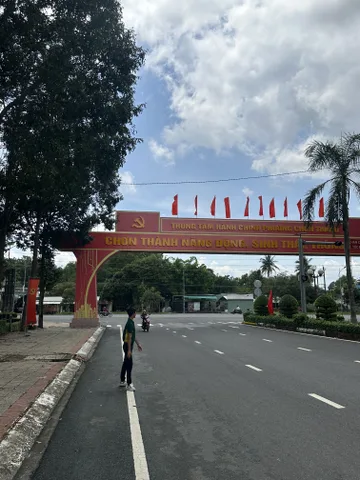 Chủ gửi Bán Đất 450m2 có sẵn 200 m2 thổ cư sát bên trung tâm Hanh Chính Chơn Thành giá 680 triệu tại Đường Lê Duẩn Thị trấn Chơn Thành Thị xã Chơn Thành Bình Phước