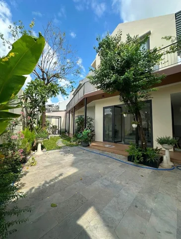 BÁN BIỆT THỰ MINI SÂN VƯỜN MỚI, ĐẸP DT 200M2– ĐƯỜNG ĐÌNH PHONG PHÚ, QUẬN 9, TPHCM