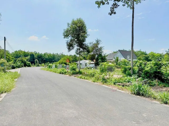 O931.783.2O9 Bán 610m2 có sẵn thổ cư. Giá 540 triệu tại MT đường nhựa Bình Dương