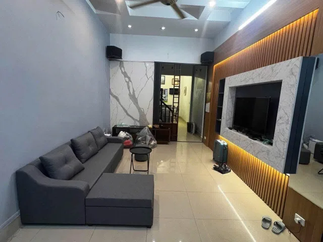 LƯƠNG ĐỊNH CỦA – KIM LIÊN – ĐỐNG ĐA – NHÀ NGUYÊN CĂN 3 TẦNG × 50M² – 4PN – 2WC – CÓ SÂN ĐỂ XE – GIÁ 16,5 TRIỆU/THÁNG