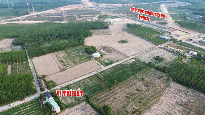 Bán Đất 166m2 có sẵn 100 m2 thổ cư giá 390 triệu tại Xã Nha Bích Thị xã Chơn Thành Bình Phước