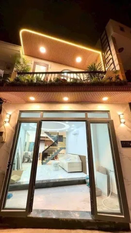 TT Quận 7 giá 7.599 tỷ, 2 tầng 4.2x13.2m kcx đi quận 4 5’