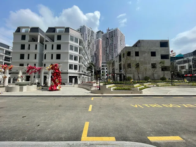 Bán Căn hộ chung cư 72m2 giá 5.3 tỷ bao phí tại The Charm An Hưng - Full nội thất - Nhà Mới