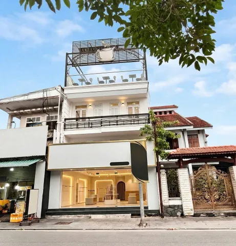 Cho thuê Nhà 100m2 ngang 8m mặt tiền đường Đinh Tiên Hoàng, Huế