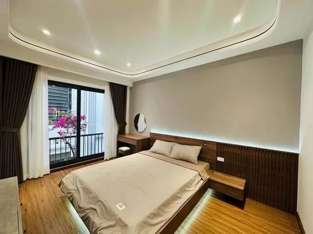 BÁN NHÀ NGỌC THUỴ - 7 TẦNG THANG MÁY - -  GIÁ HỢP LÝ