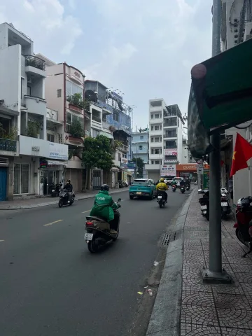 PHÚ NHUẬN - PHAN ĐÌNH PHÙNG -  NGUYỄN VĂN TRỖI - TRẦN HUY LIỆU -
LÊ VĂN SỸ- TIỆN ÍCH ĐẦY ĐỦ - BV HOÀN MỸ - NHÀ KẾT CẤU 6 TẦNG BTCT - THANG MÁY.